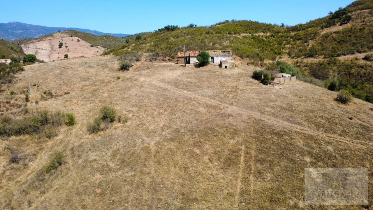 Quinta T3 para Venda em Alferce Foto 17