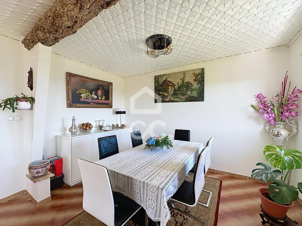 Moradia T4 para Venda em Cimo de Vila da Castanheira Foto 4