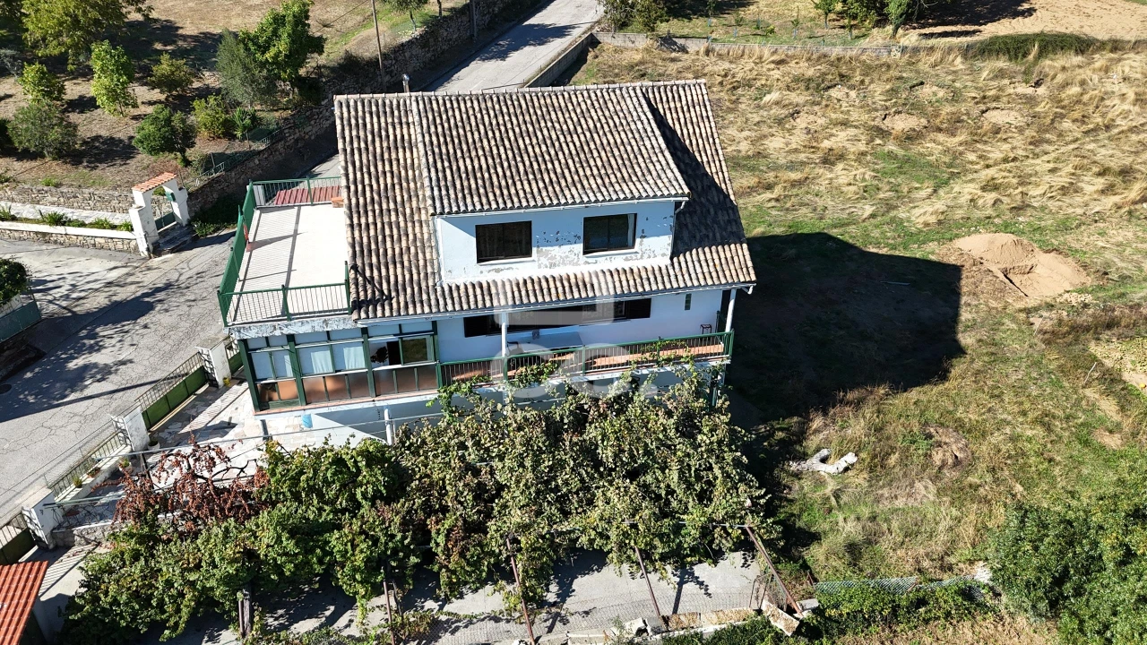 Moradia T4 para Venda em Cimo de Vila da Castanheira Foto 33