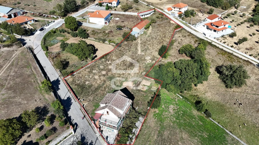 Moradia T4 para Venda em Cimo de Vila da Castanheira Foto 30