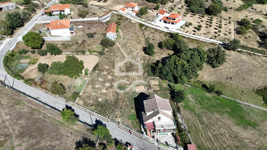 Moradia T4 para Venda em Cimo de Vila da Castanheira Foto 31