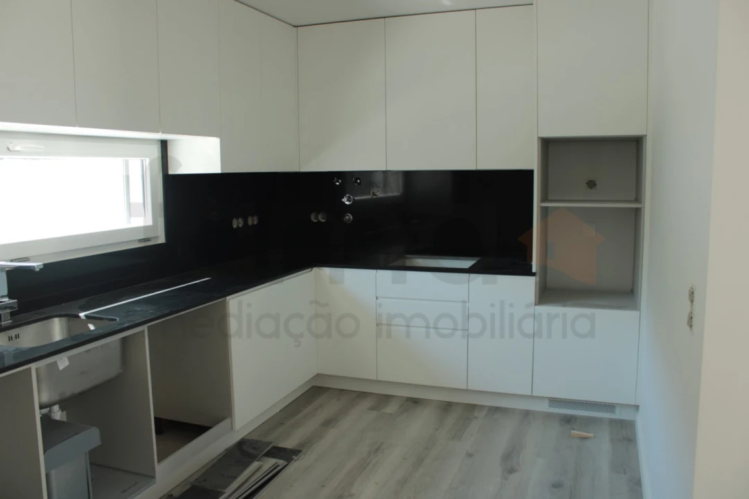 Moradia T3 para Venda em São Domingos de Rana Foto 2