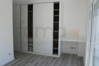 Moradia T3 para Venda em São Domingos de Rana