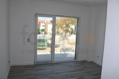 Moradia T3 para Venda em São Domingos de Rana