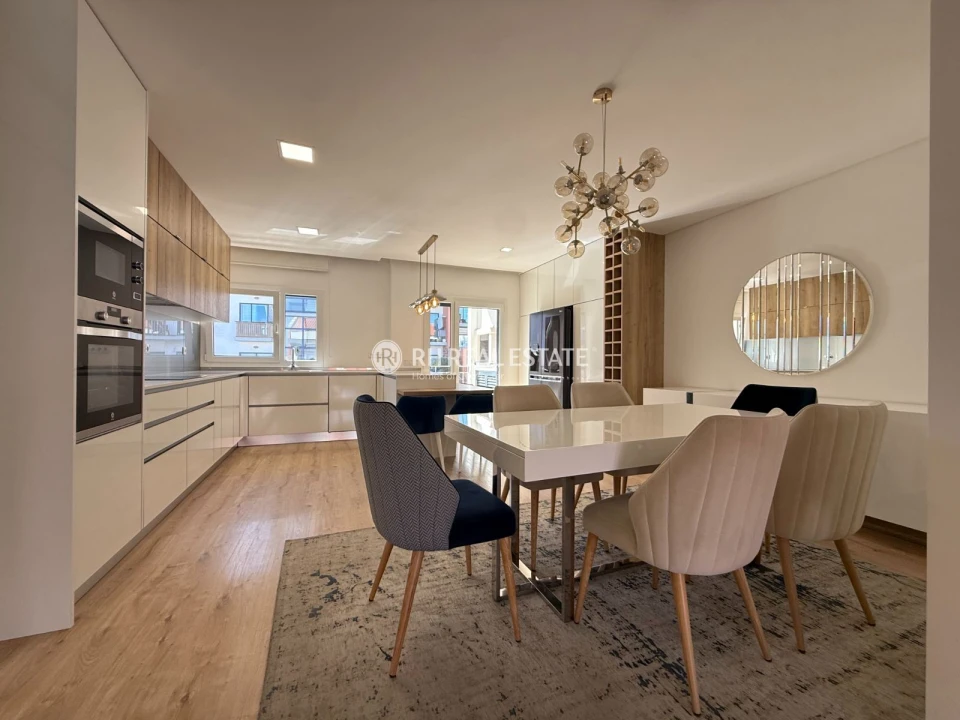 Apartamento T4 para Venda em Tavarede Foto 1