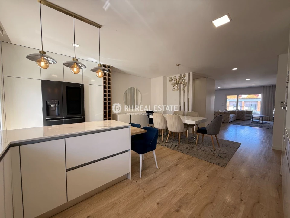 Apartamento T4 para Venda em Tavarede Foto 2