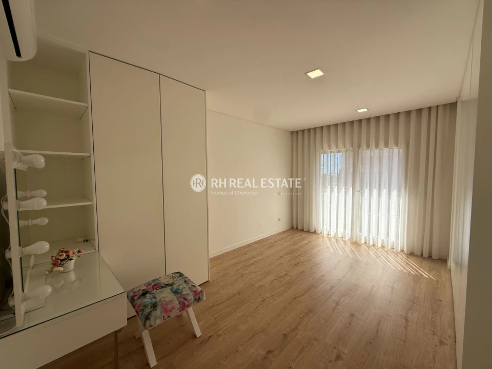 Apartamento T4 para Venda em Tavarede Foto 17