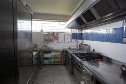 Loja para Arrendamento em Castanheira do Ribatejo e Cachoeiras
