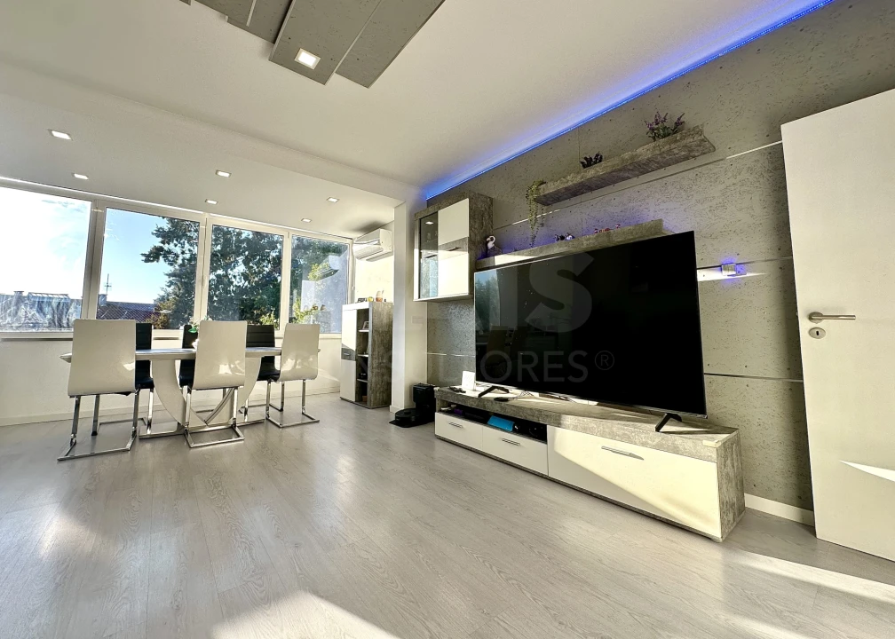 Apartamento T2 para Venda em São Domingos de Rana Foto 2