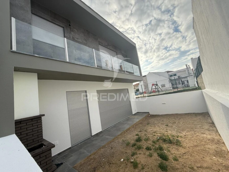 Moradia T4 para Venda em Quinta do Conde Foto 2