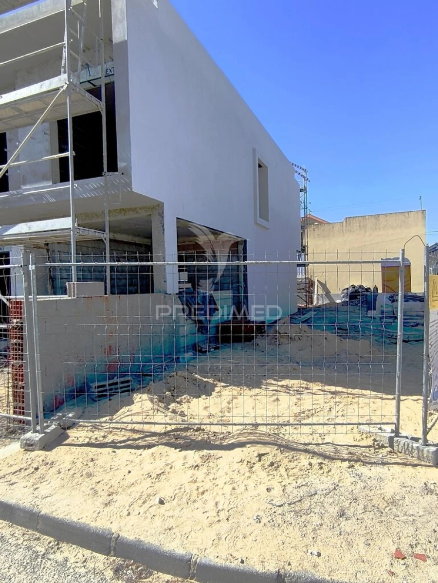 Moradia T4 para Venda em Quinta do Conde Foto 3