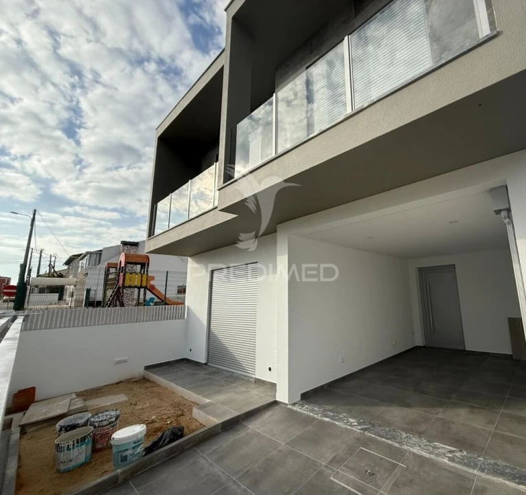 Moradia T4 para Venda em Quinta do Conde Foto 1