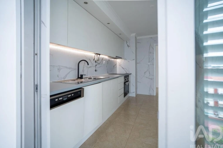 Apartamento T2 para Venda em Marvila Foto 15