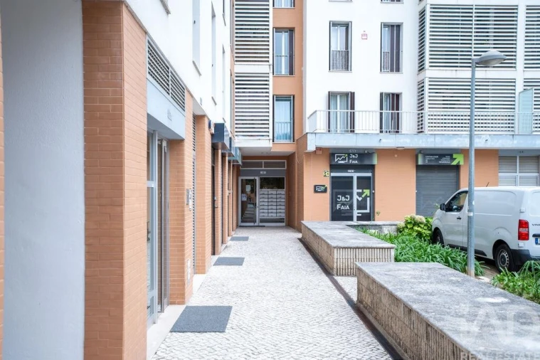 Apartamento T2 para Venda em Marvila Foto 31