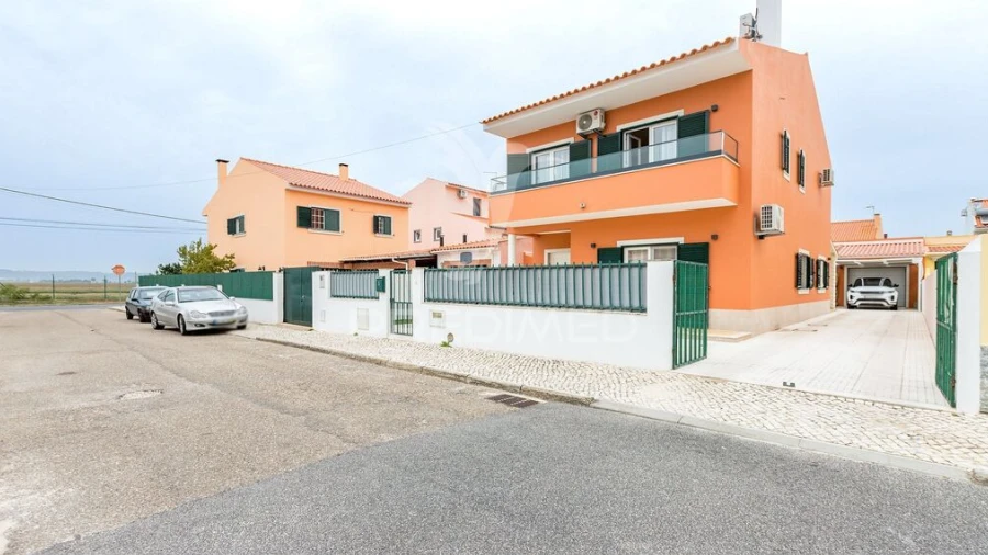 Moradia T3 para Venda em Samora Correia