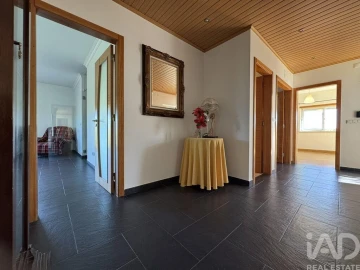 Moradia T4 para Venda em São João Baptista e Santa Maria dos Olivais