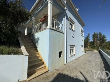 Moradia T4 para Venda em São João Baptista e Santa Maria dos Olivais