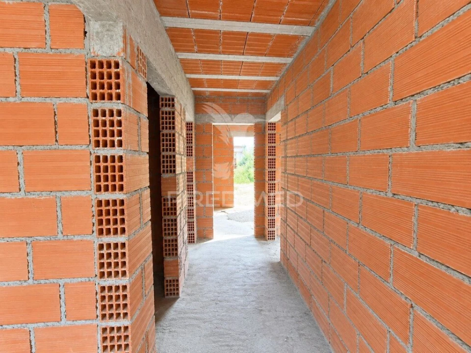 Moradia T3 para Venda em Rossas Foto 7