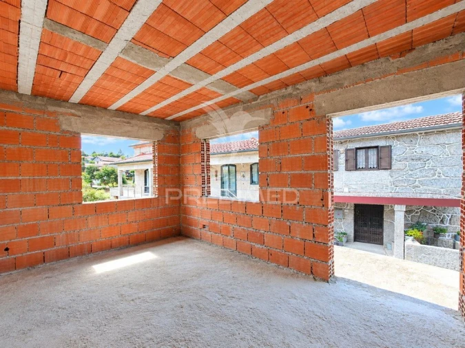 Moradia T3 para Venda em Rossas Foto 10