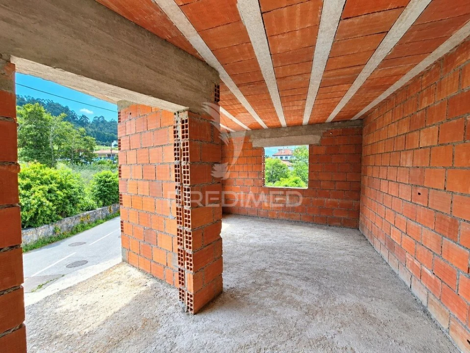 Moradia T3 para Venda em Rossas Foto 5