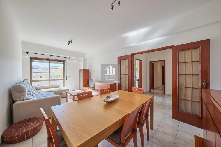 Apartamento T2 para Venda em Almada, Cova da Piedade, Pragal e Cacilhas Foto 2