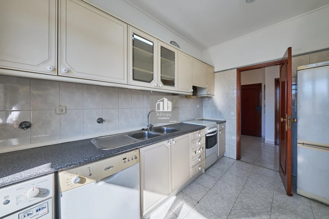 Apartamento T2 para Venda em Almada, Cova da Piedade, Pragal e Cacilhas Foto 17