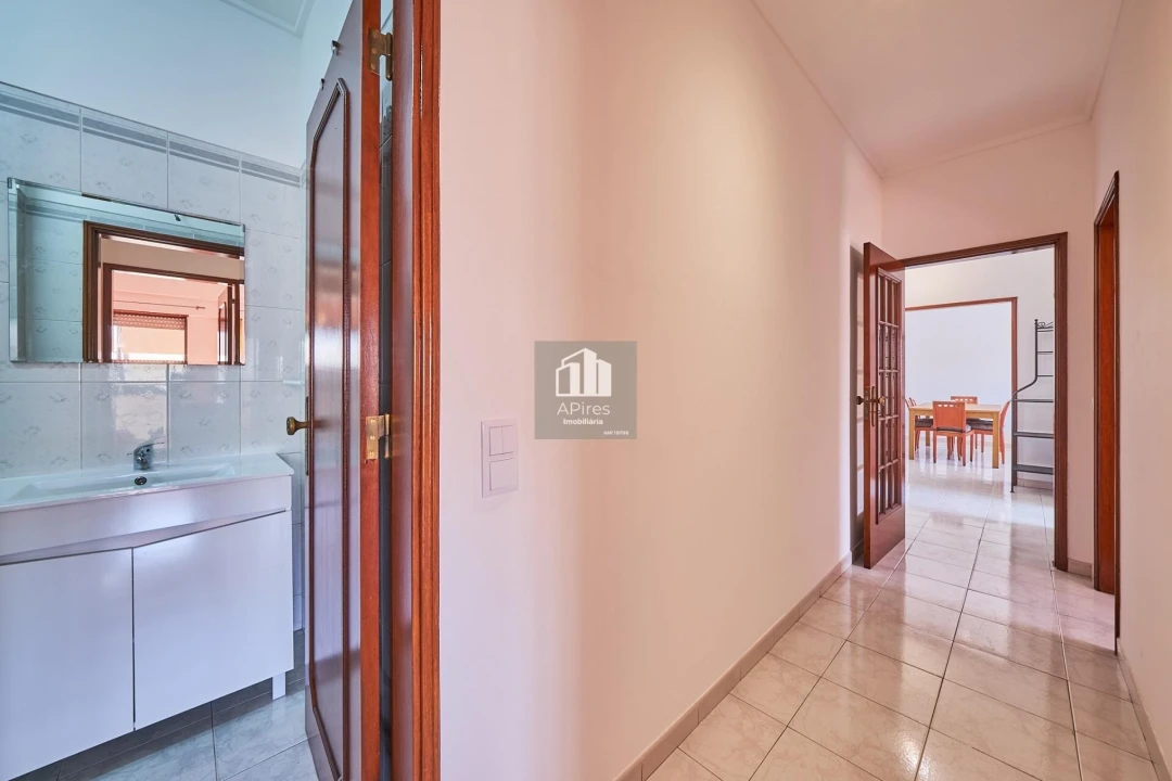 Apartamento T2 para Venda em Almada, Cova da Piedade, Pragal e Cacilhas Foto 15