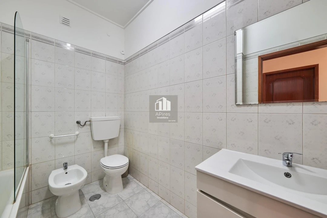 Apartamento T2 para Venda em Almada, Cova da Piedade, Pragal e Cacilhas Foto 19