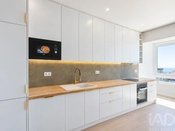 Apartamento T2 para Venda em Oeiras e São Julião da Barra, Paço de Arcos e Caxias