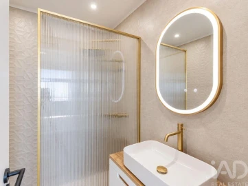 Apartamento T2 para Venda em Oeiras e São Julião da Barra, Paço de Arcos e Caxias
