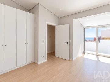 Apartamento T2 para Venda em Oeiras e São Julião da Barra, Paço de Arcos e Caxias