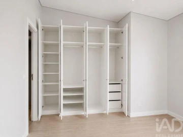 Apartamento T2 para Venda em Oeiras e São Julião da Barra, Paço de Arcos e Caxias