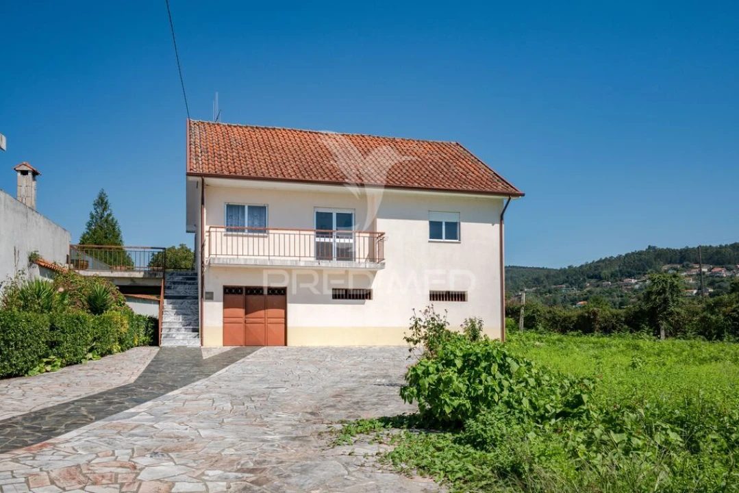 Moradia T3 para Venda em Pico de Regalados, Gondiães e Mós Foto 1