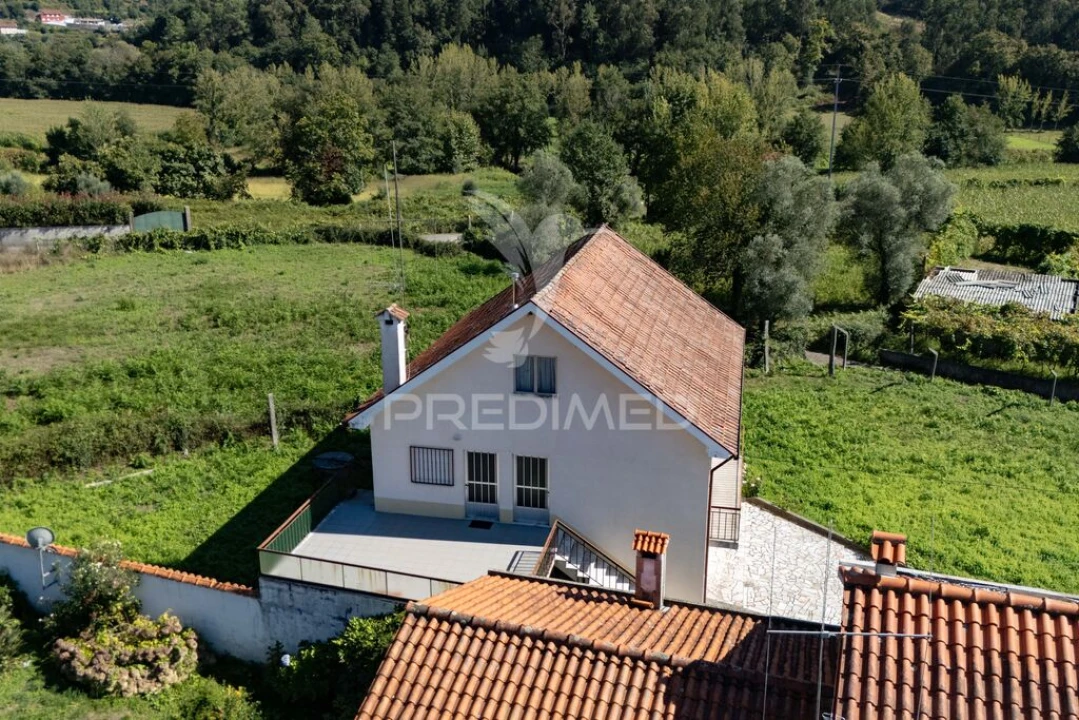 Moradia T3 para Venda em Pico de Regalados, Gondiães e Mós Foto 5
