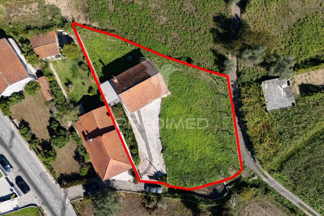 Moradia T3 para Venda em Pico de Regalados, Gondiães e Mós Foto 2