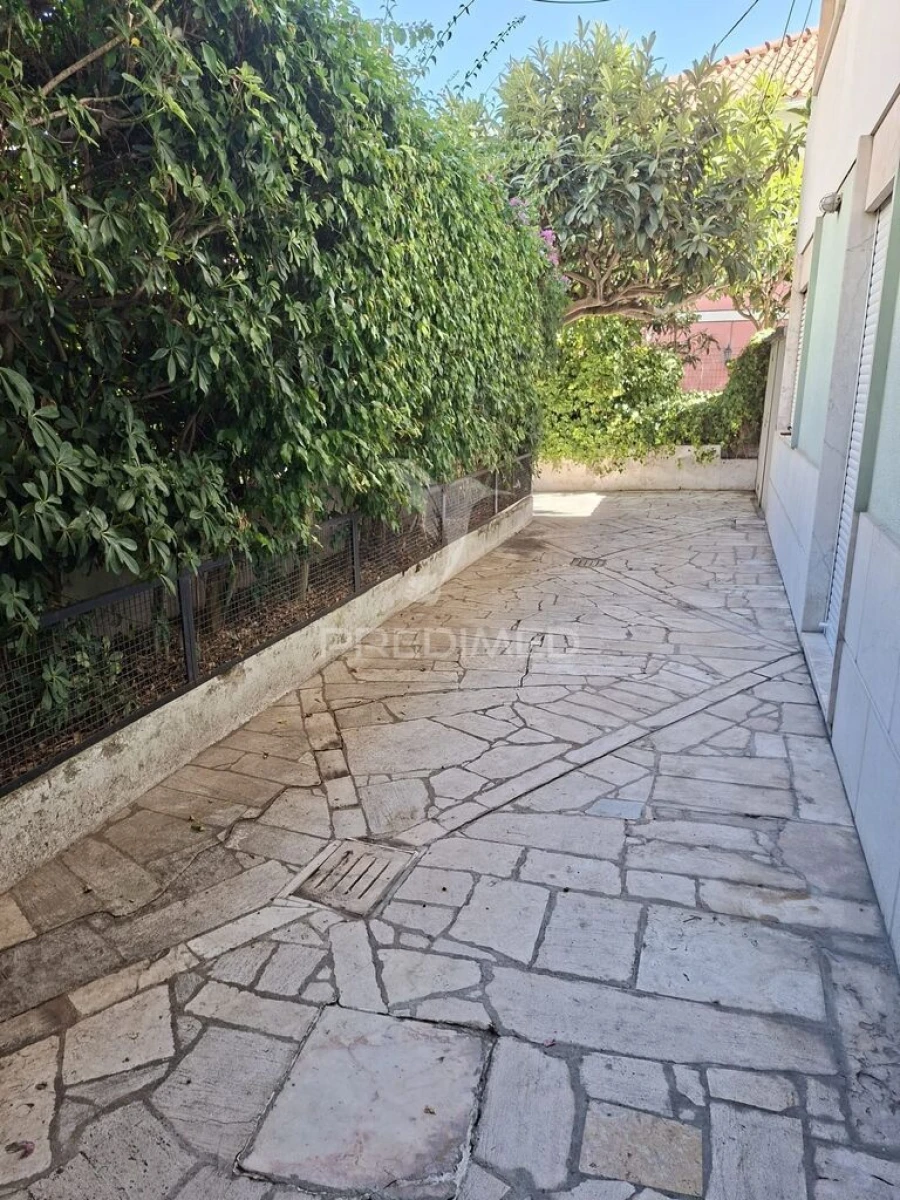 Apartamento T1 para Venda em Póvoa de Santo Adrião e Olival Basto Foto 4
