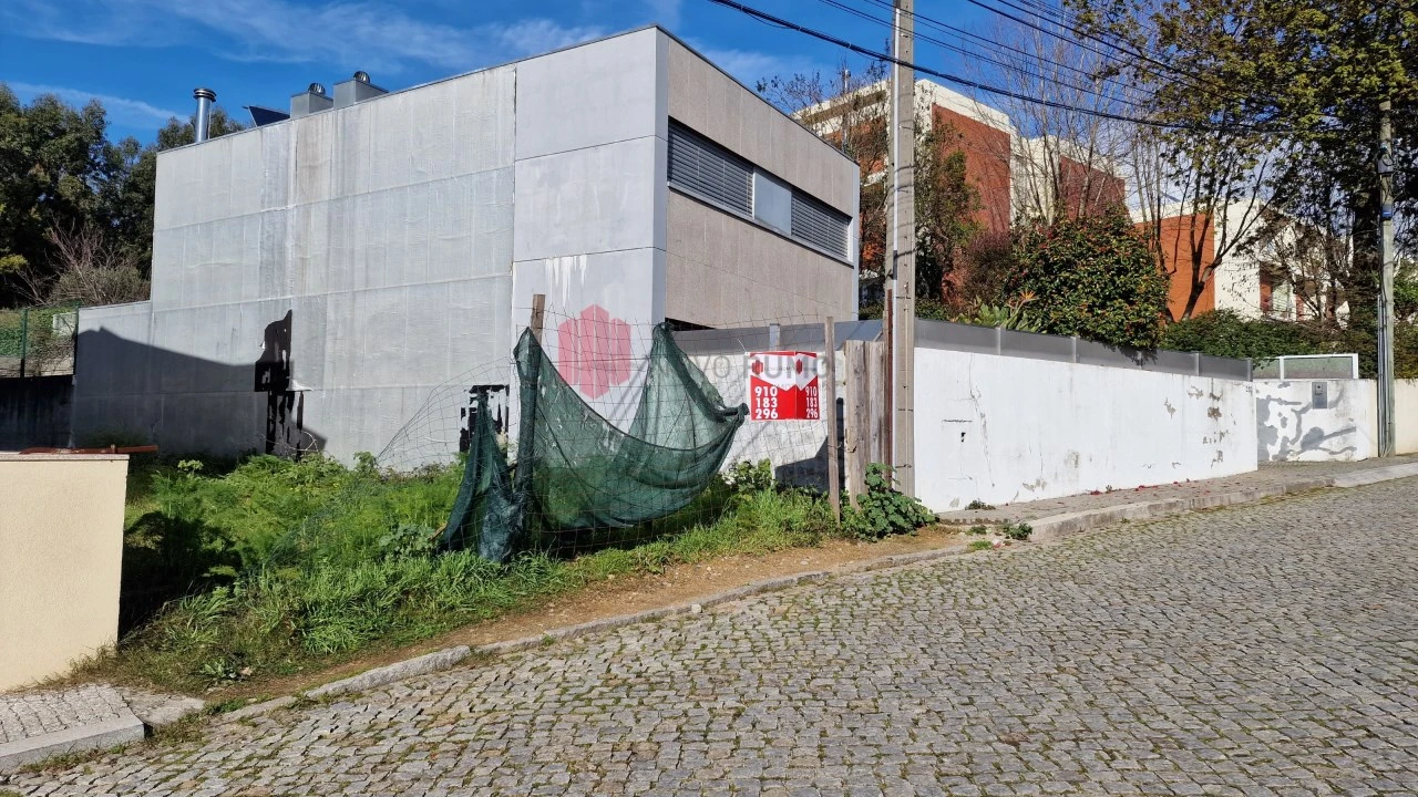 Terreno para Venda em Moreira Foto 1