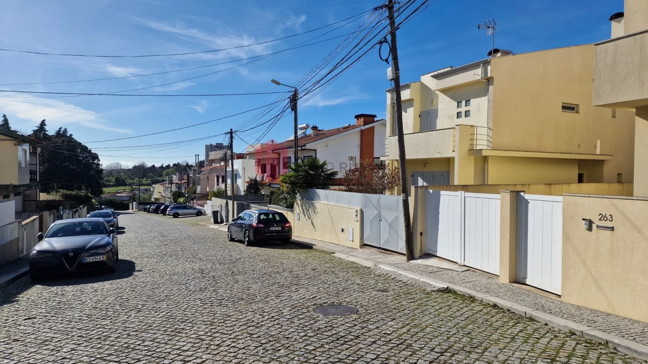 Terreno para Venda em Moreira Foto 2