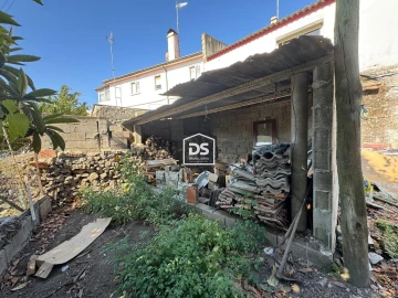 Moradia T4 para Venda em Lajeosa do Mondego