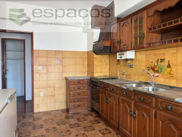 Apartamento T3 para Venda em Fundão, Valverde, Donas, A. Joanes, A. Nova Cabo