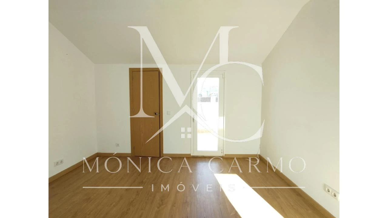 Apartamento T3 para Arrendamento em Marvila Foto 12