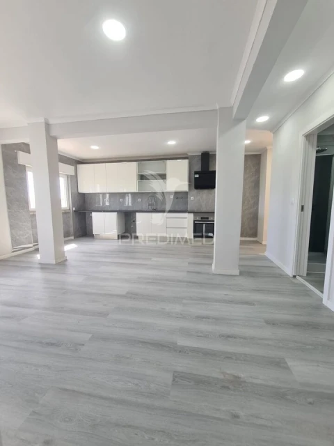 Apartamento T2 para Venda em Setubal (São Sebastião)