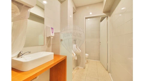 Negócio para Venda em Cedofeita, Santo Ildefonso, Sé, Miragaia, São Nicolau e Vitória