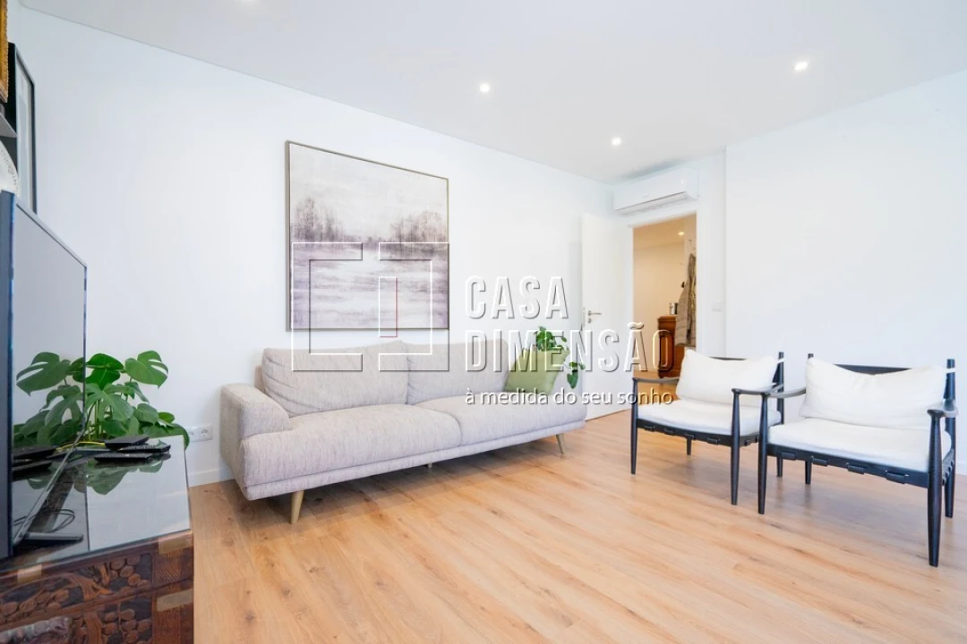 Apartamento T2 para Venda em Carnaxide e Queijas Foto 16