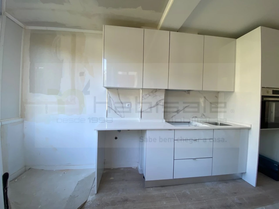 Apartamento T3 para Venda em Venteira Foto 4