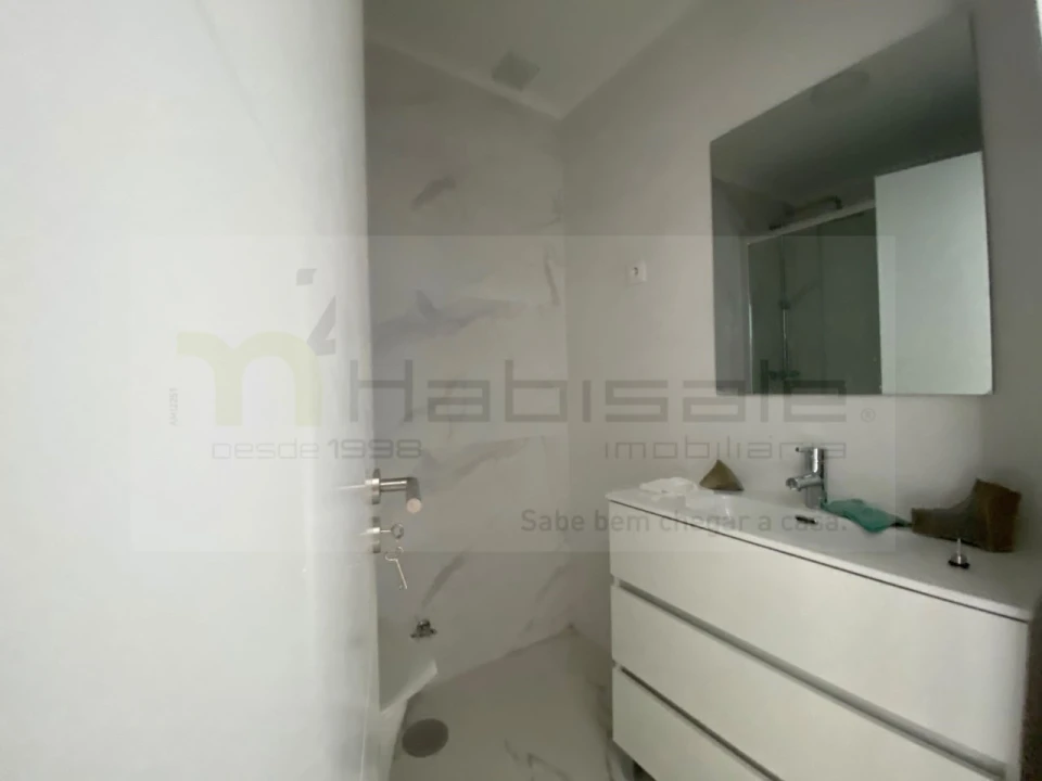 Apartamento T3 para Venda em Venteira Foto 23