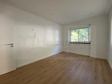 Apartamento T3 para Venda em Venteira