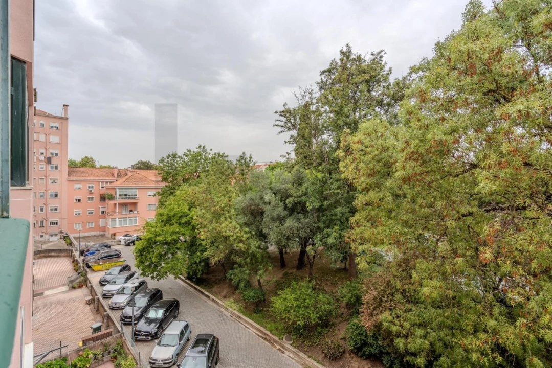 Apartamento T6 para Venda em Areeiro Foto 48