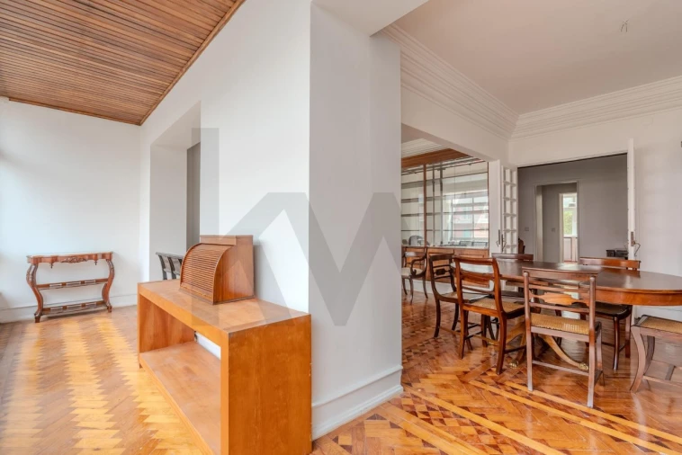 Apartamento T6 para Venda em Areeiro Foto 7