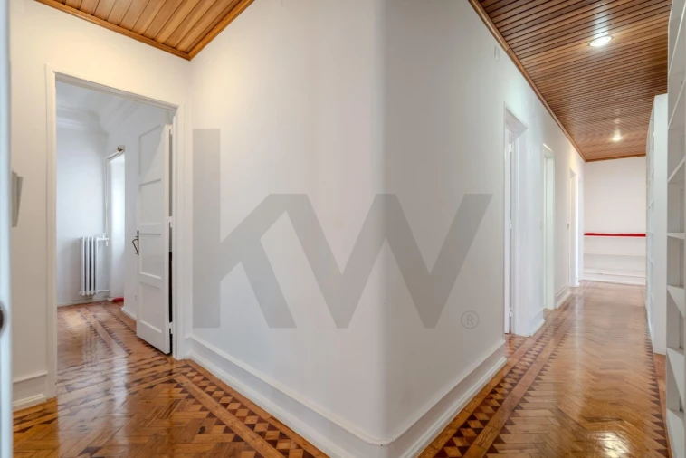 Apartamento T6 para Venda em Areeiro Foto 18